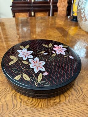 Japanese Black Lacquered - Lidded Serve-ware Dish with a Floral Design - Divided